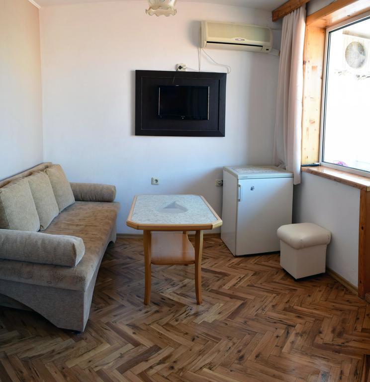 Private Rooms Trakiets Pomorie Exterior photo