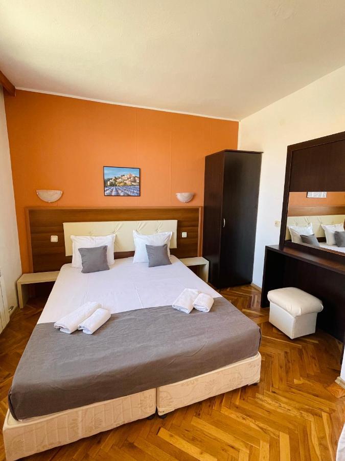 Private Rooms Trakiets Pomorie Exterior photo