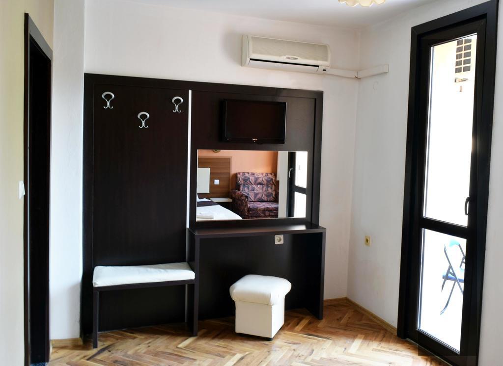 Private Rooms Trakiets Pomorie Exterior photo